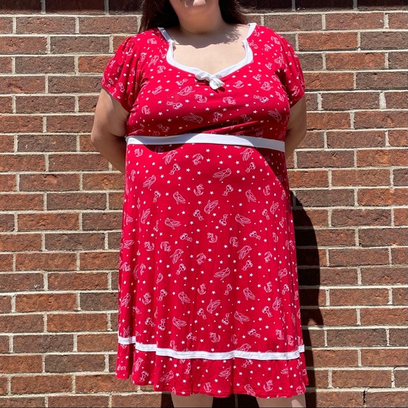 Red pinup sailor dress - Picture 8 of 11